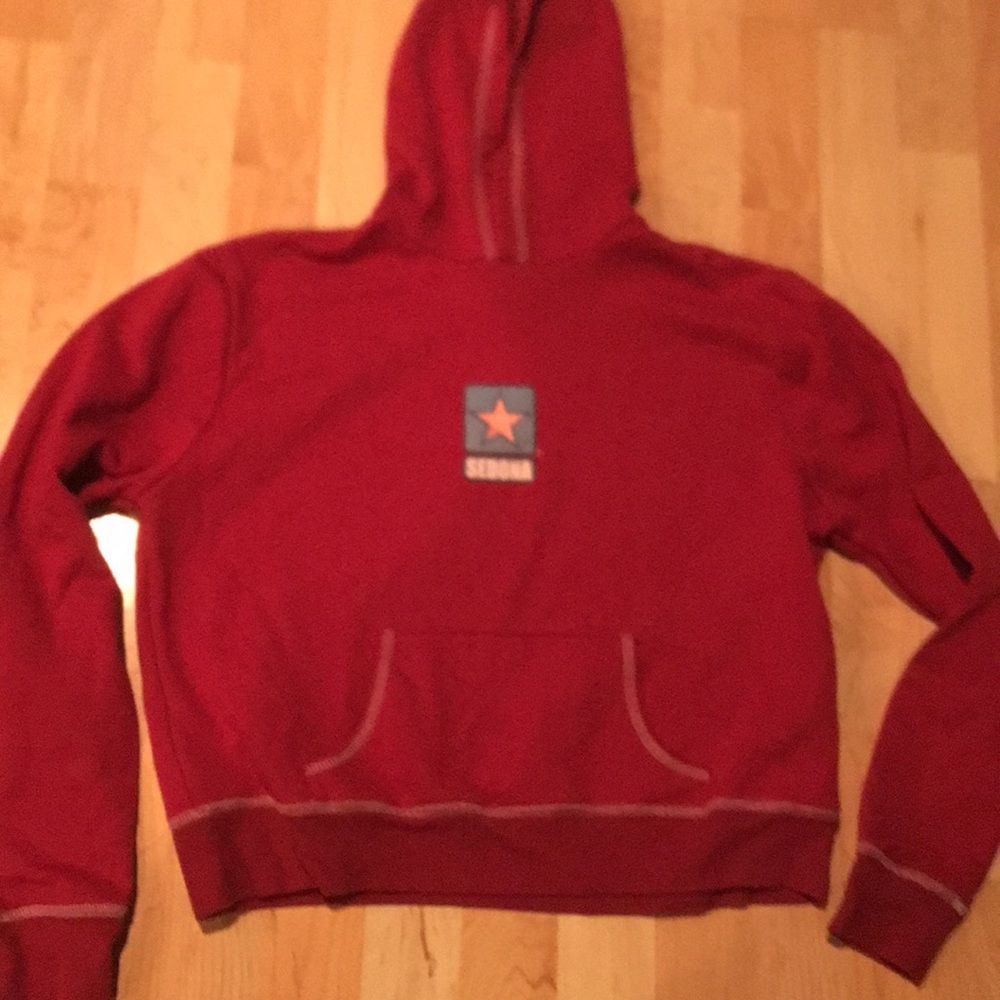 Women’s burgandy hoodie sweatshirt size L but fits like a small from Sedona AZ